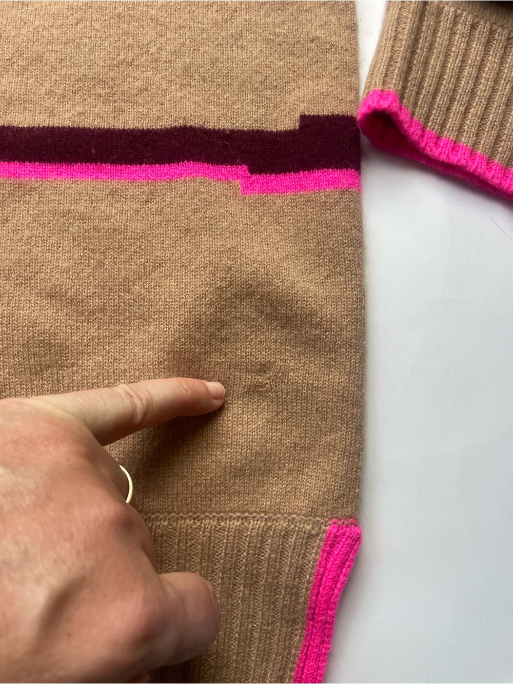 Brodie Cashmere 100% Cashmere Glitch Zebra Sweater Camel Pink V Neck Pullover - Picture 4 of 5
